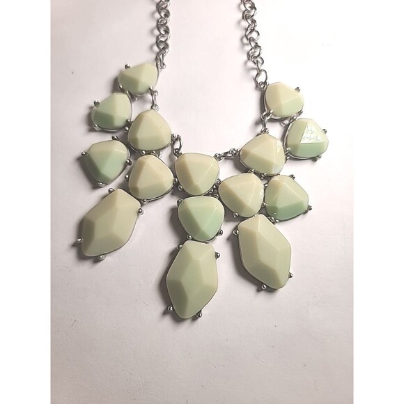 Light Green Silvertone Bib Necklace 18" Adjustable Statement Necklace - Picture 1 of 6